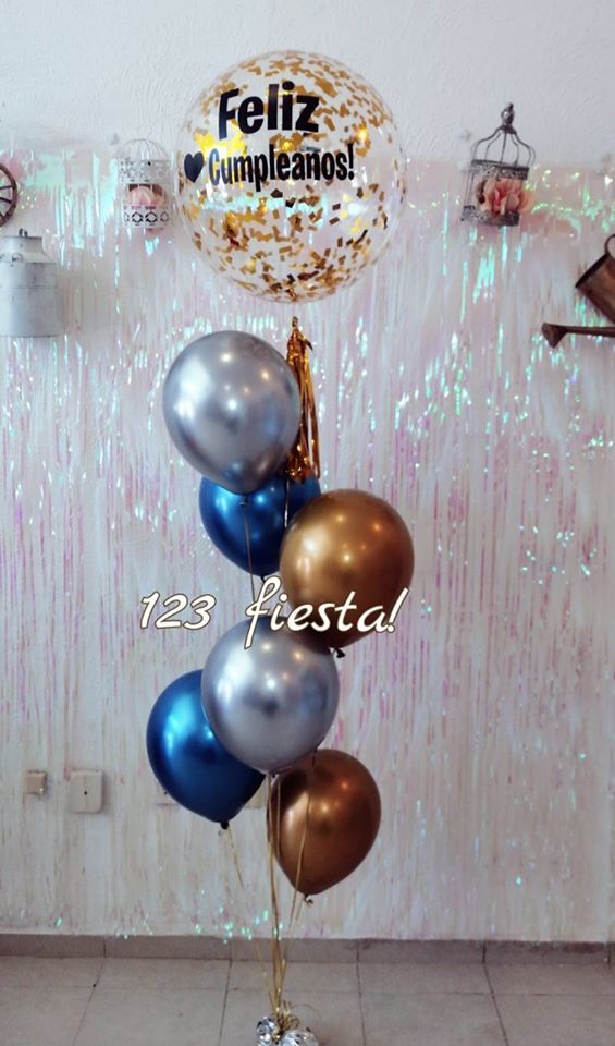 Bouquet de globos cromados y burbuja personalizada con letras en vinil y confeti Bouquet de globos cromados y burbuja personalizada con letras en vinil y confeti